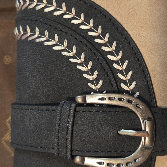 💥Free Shipping💥Montana West Buckle Collection Wallet - Black (New/Unused) - Picture 3 of 5